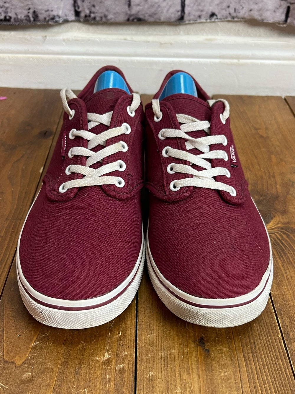 Vans women size 7 maroon low top sneakers - Picture 2 of 9